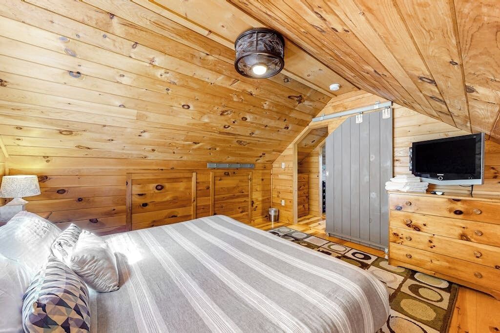 Photo of Bedroom in Pine River Pond