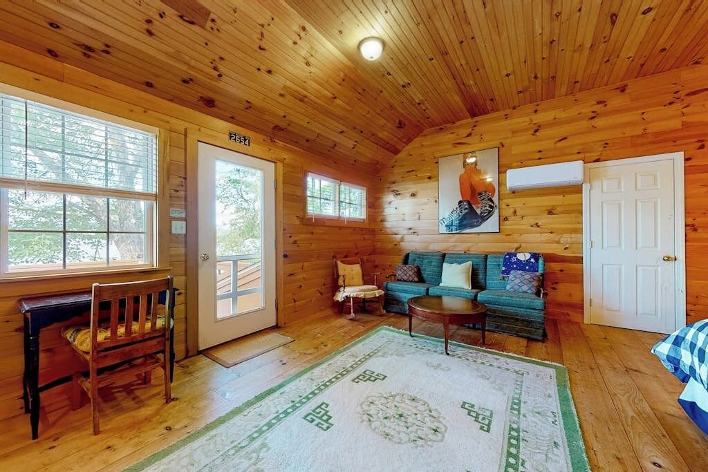 Photo of Livingroom in The Bays