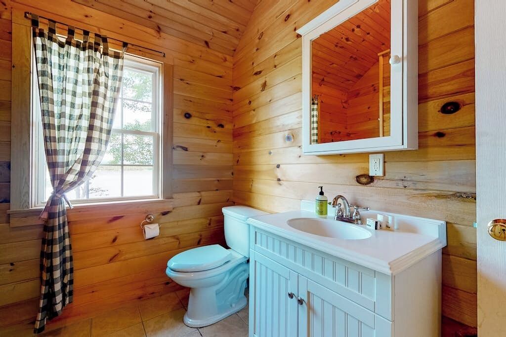 Photo of Bathroom in The Bays