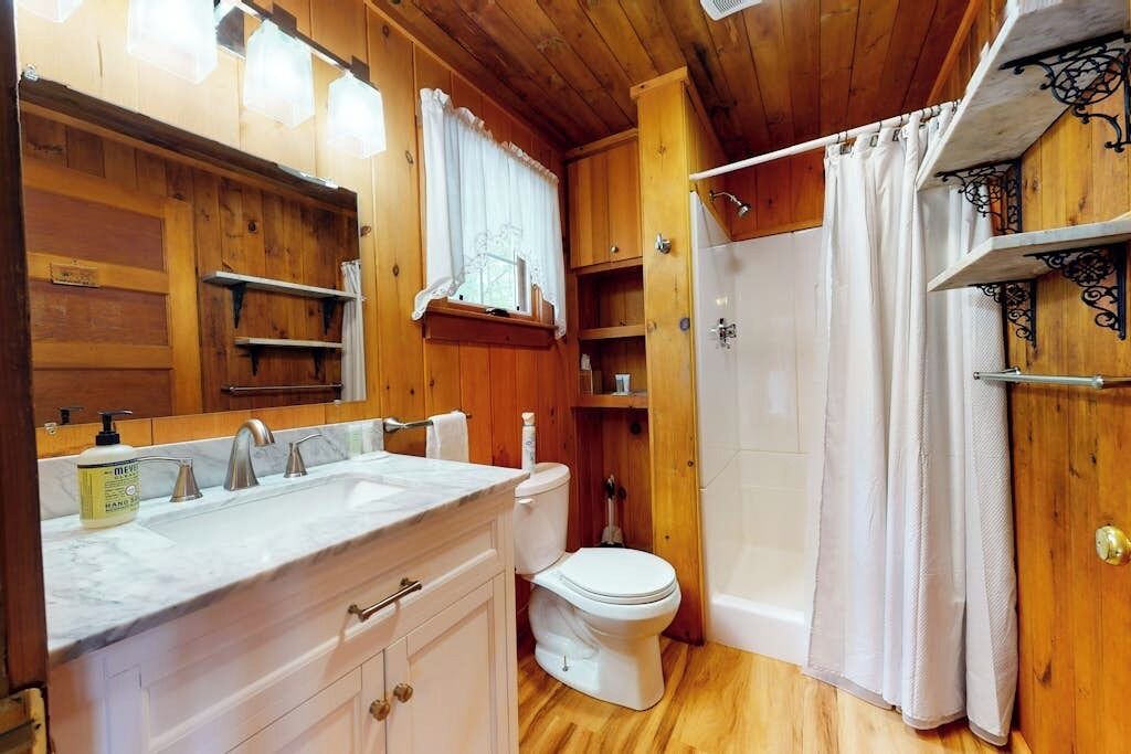 Photo of Bathroom in The Bays