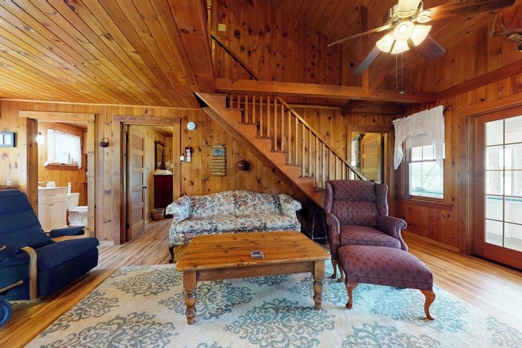 Photo of Livingroom in The Bays