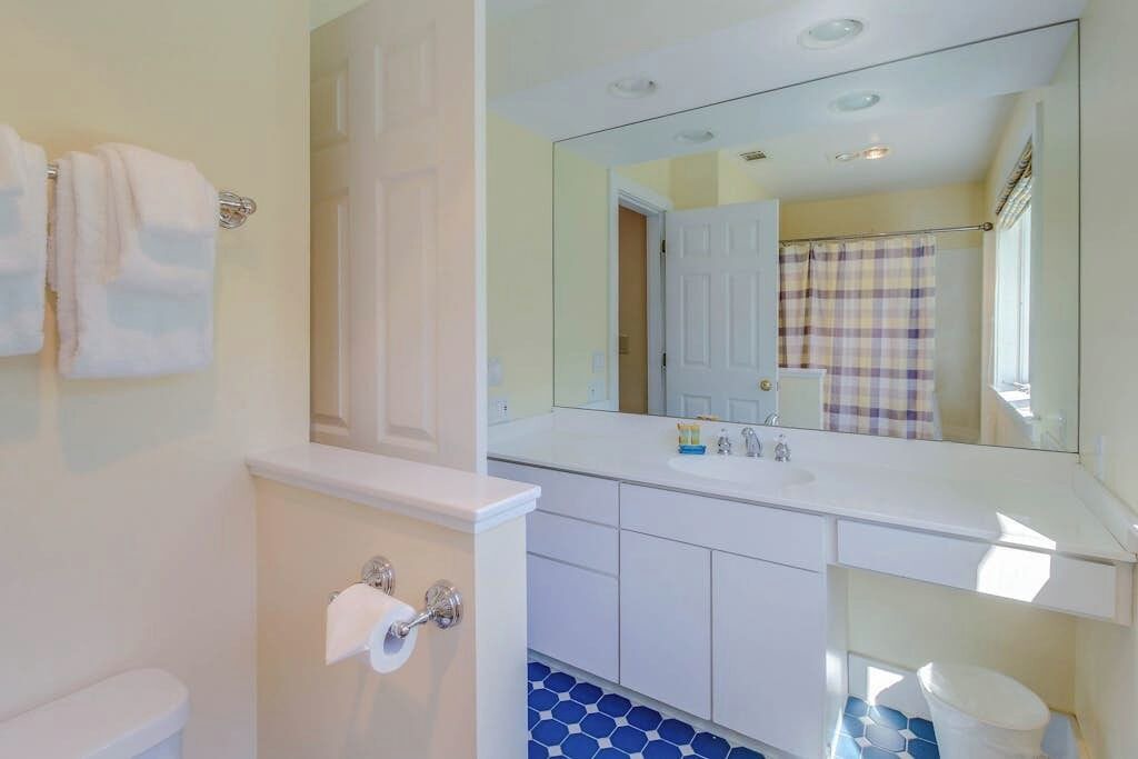 Photo of Bathroom in Brownsville