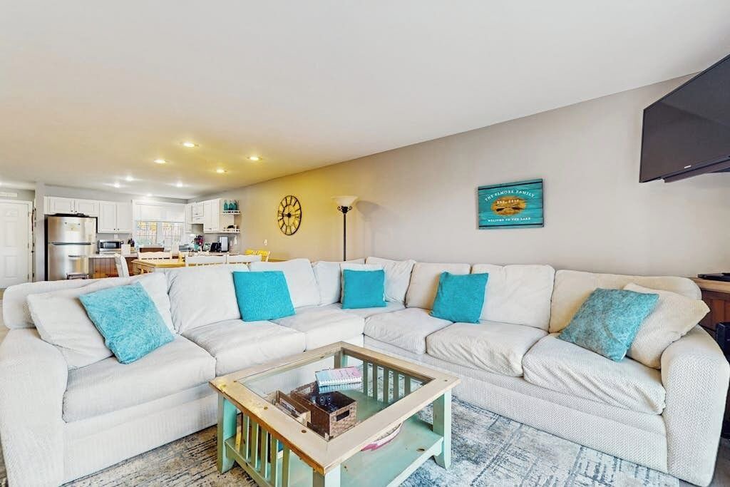 Photo of Livingroom in Center Ossipee
