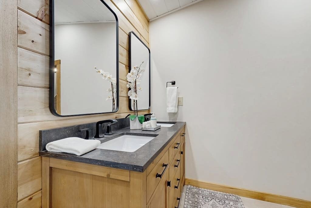 Photo of Bathroom in Silver Lake