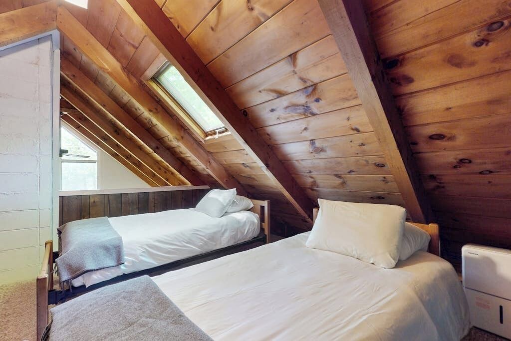 Photo of Bedroom in Tuftonboro