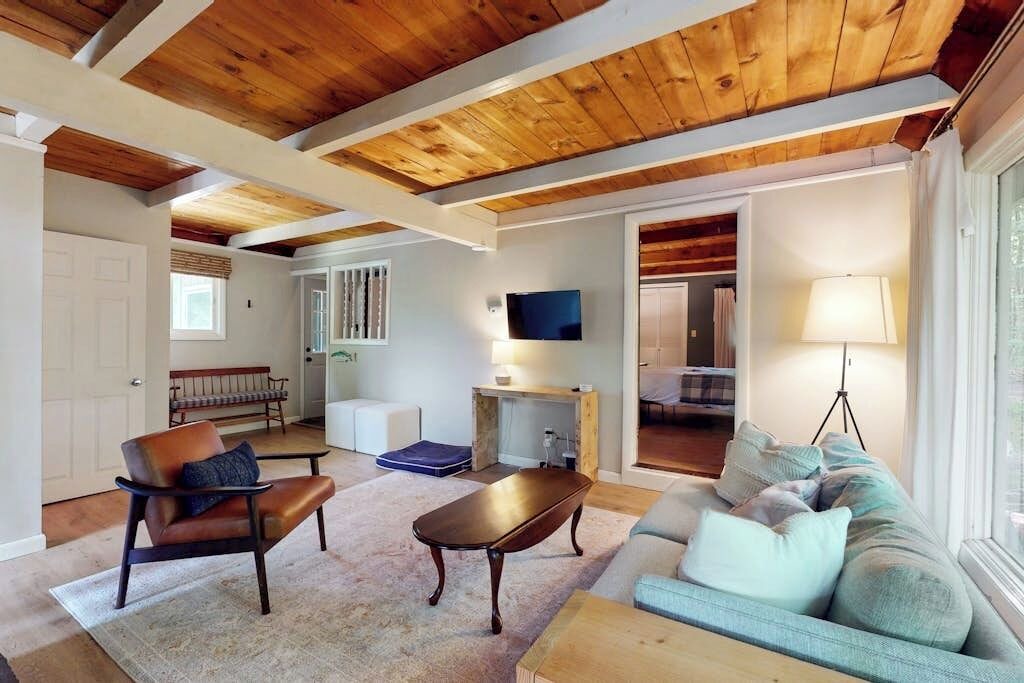 Photo of Livingroom in Tuftonboro