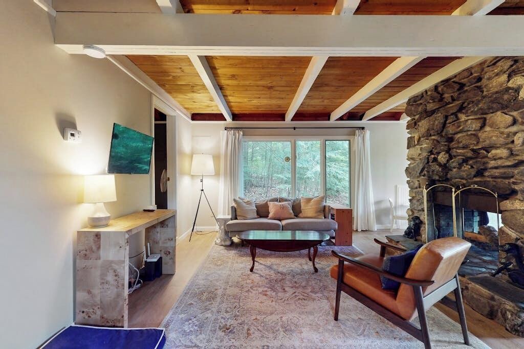 Photo of Livingroom in Tuftonboro