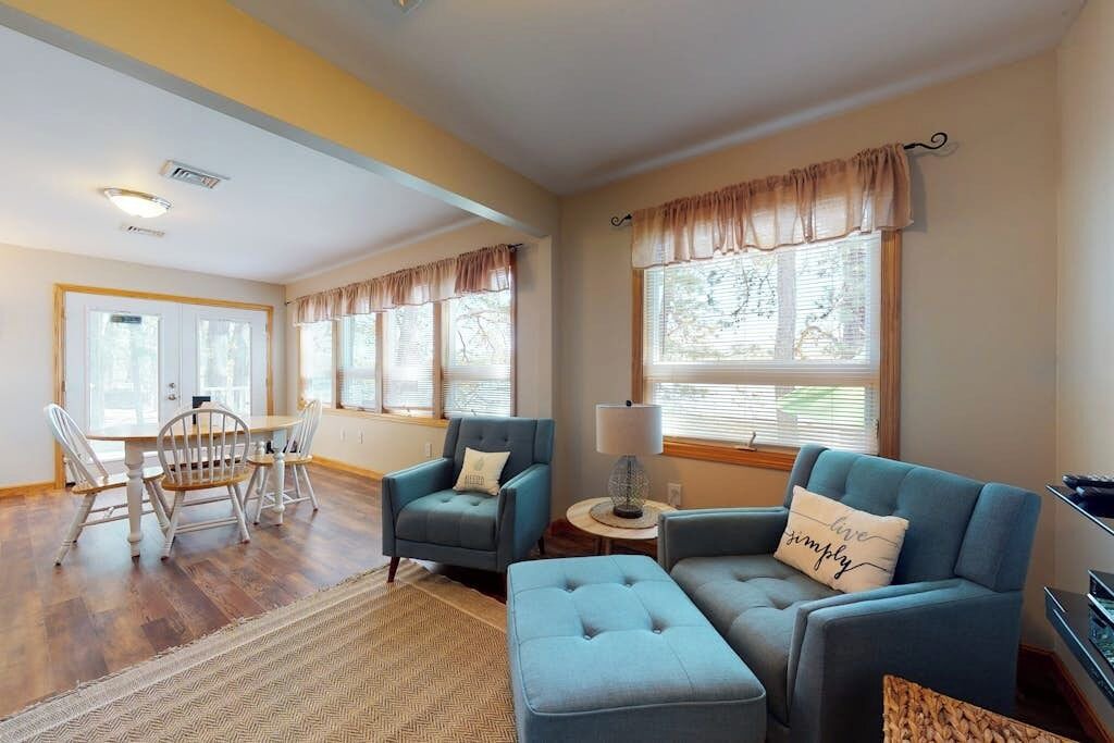 Photo of Livingroom in The Bays