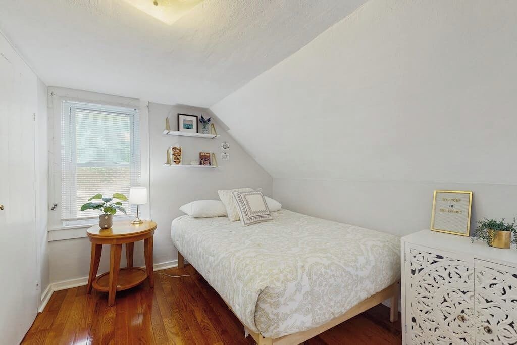 Photo of Bedroom in Wolfeboro