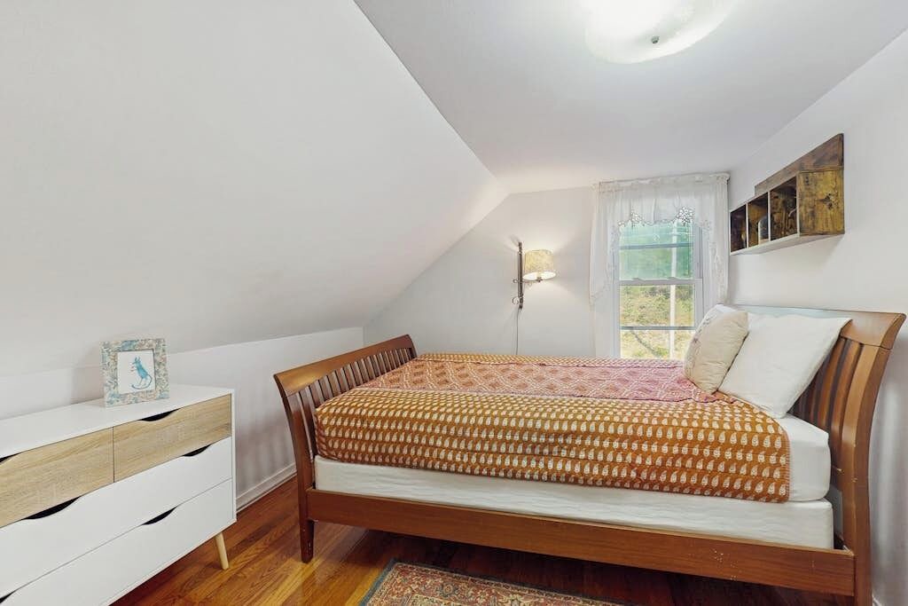 Photo of Bedroom in Wolfeboro
