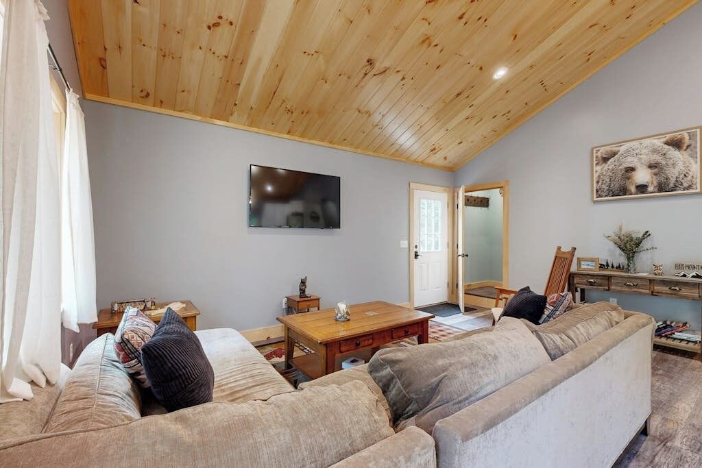 Photo of Livingroom in Wolfeboro