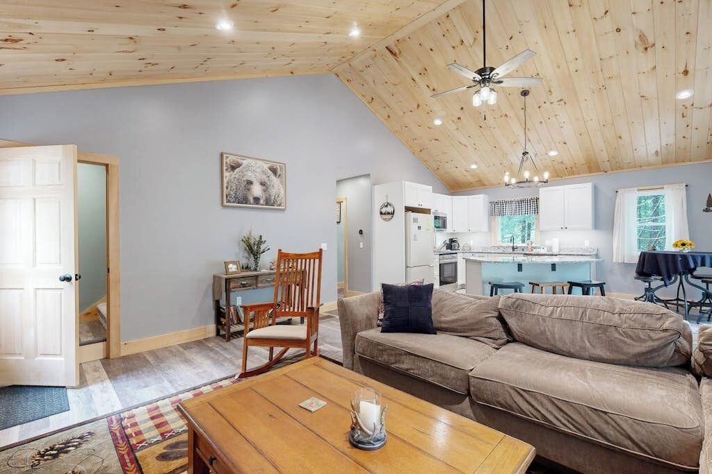 Photo of Livingroom in Wolfeboro