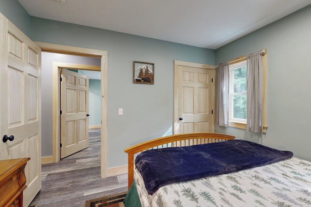 Photo of Bedroom in Wolfeboro