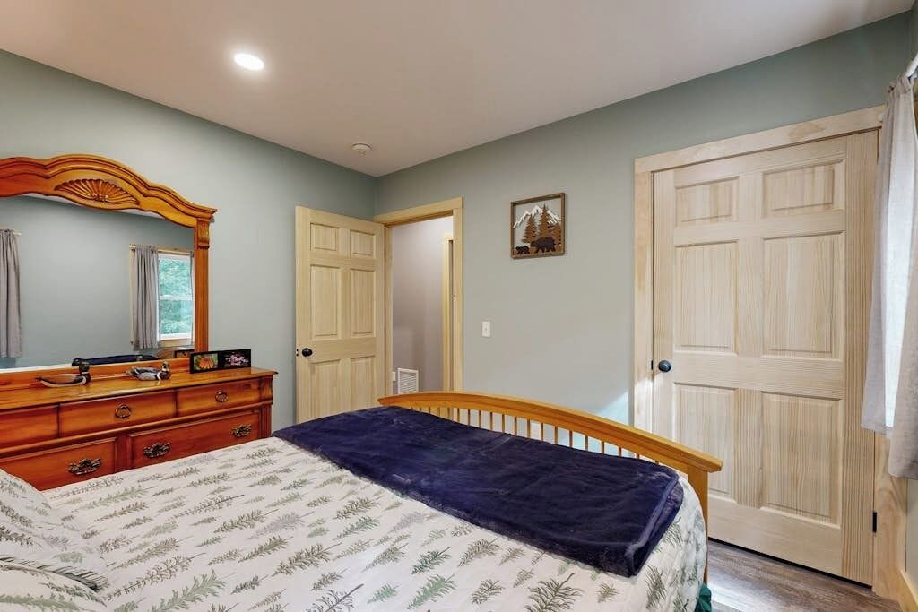 Photo of Bedroom in Wolfeboro