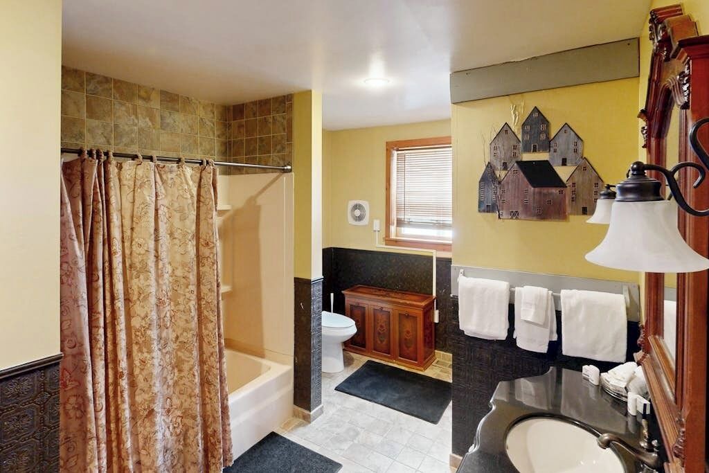 Photo of Bathroom in Londonderry