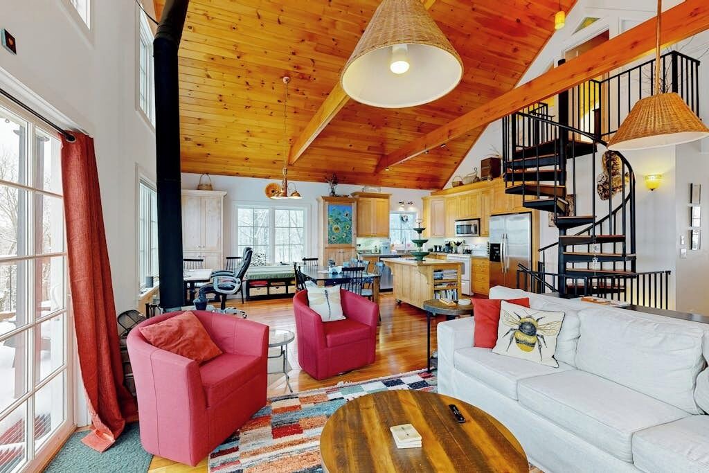 Photo of Livingroom in Warren