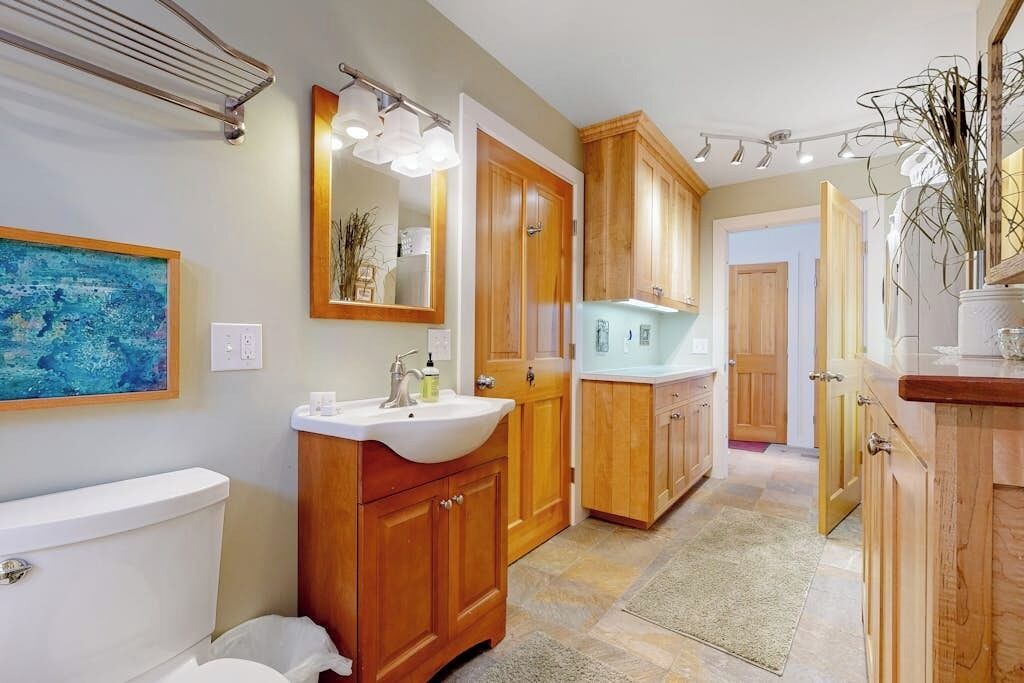 Photo of Bathroom in Warren
