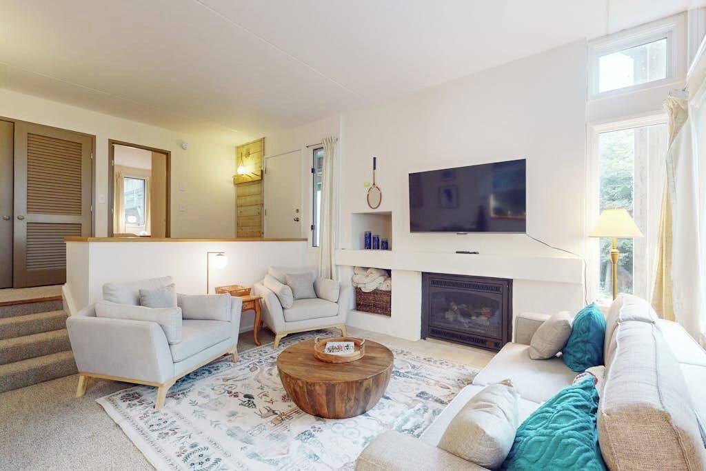 Photo of Livingroom in Warren