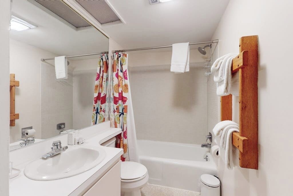 Photo of Bathroom in Warren