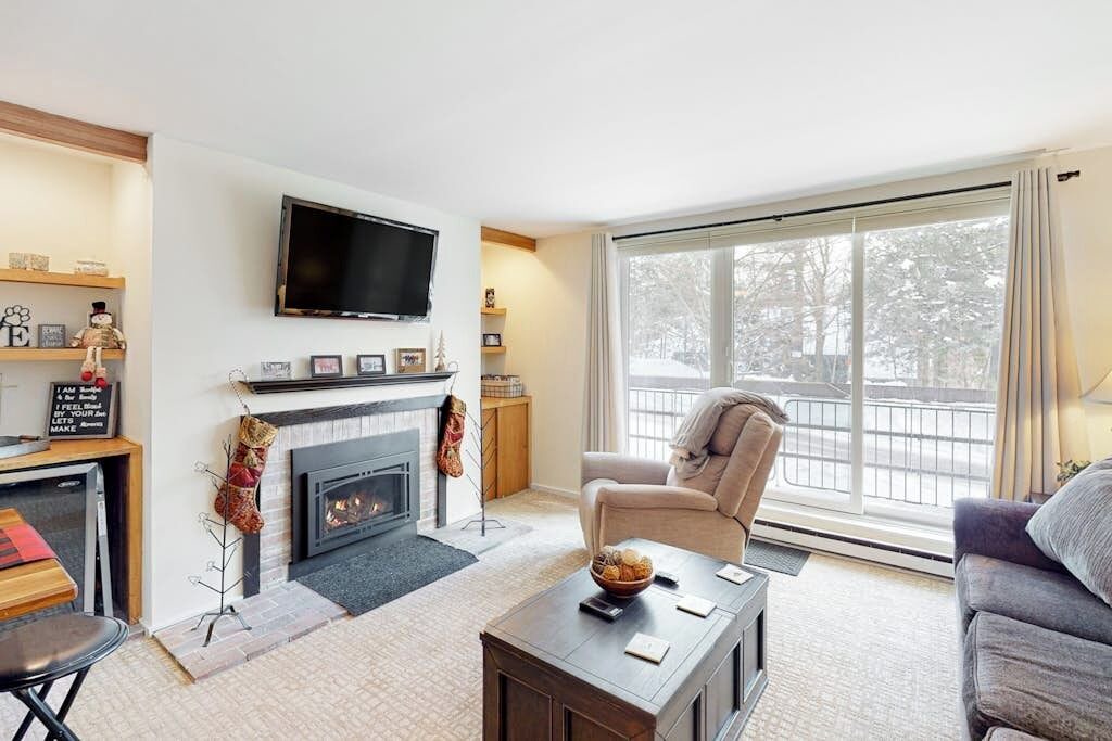 Photo of Livingroom in Warren