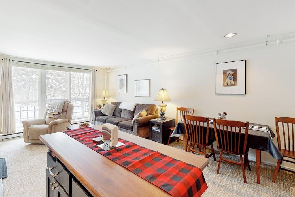Photo of Livingroom in Warren