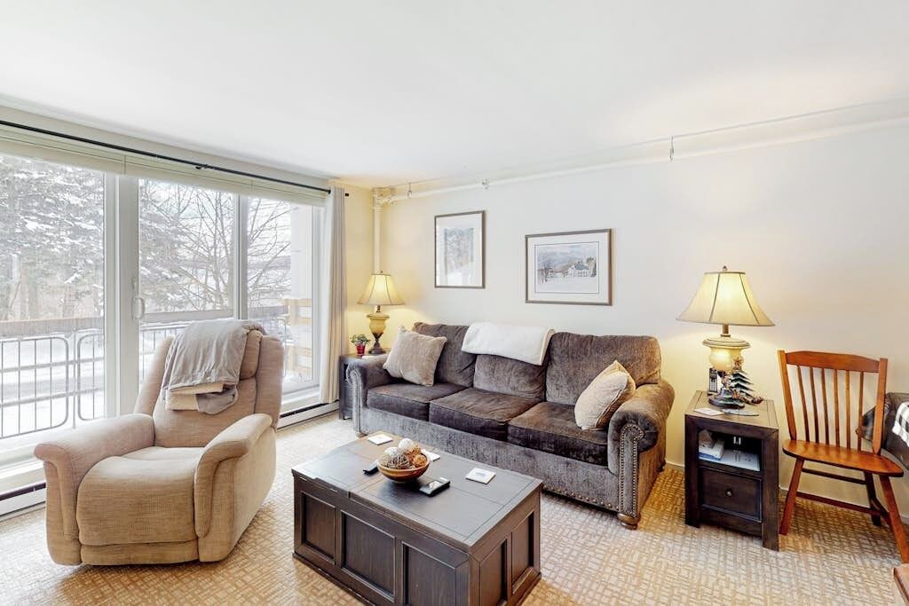 Photo of Livingroom in Warren