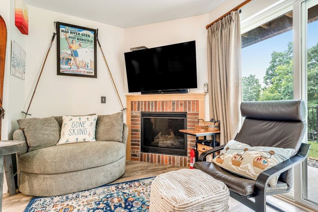 Photo of Livingroom in Warren