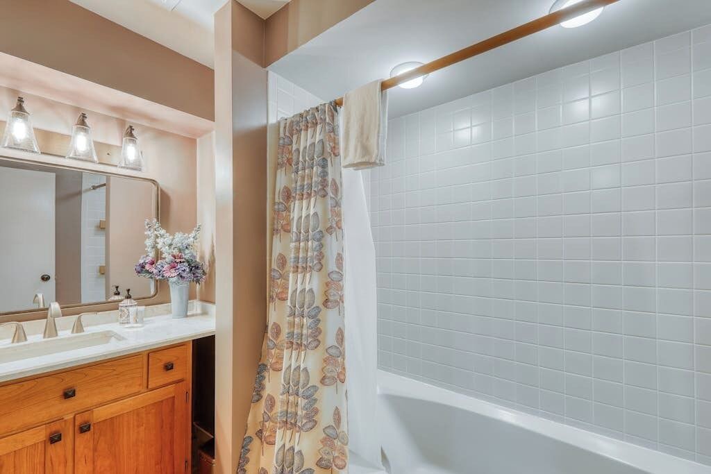 Photo of Bathroom in Warren