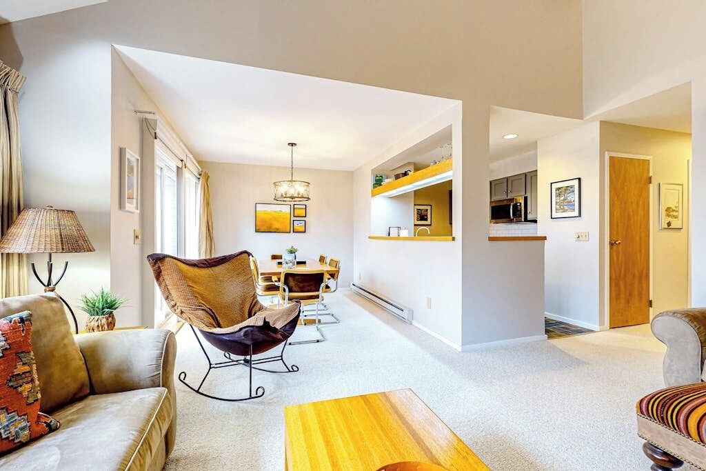 Photo of Livingroom in Warren