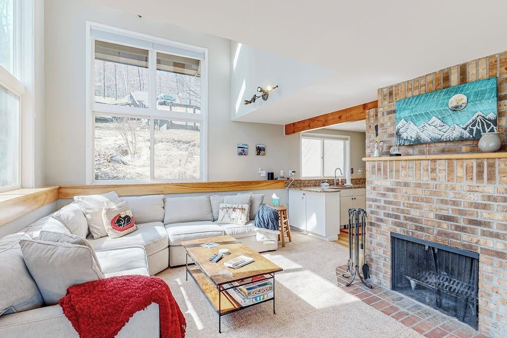 Photo of Livingroom in Warren