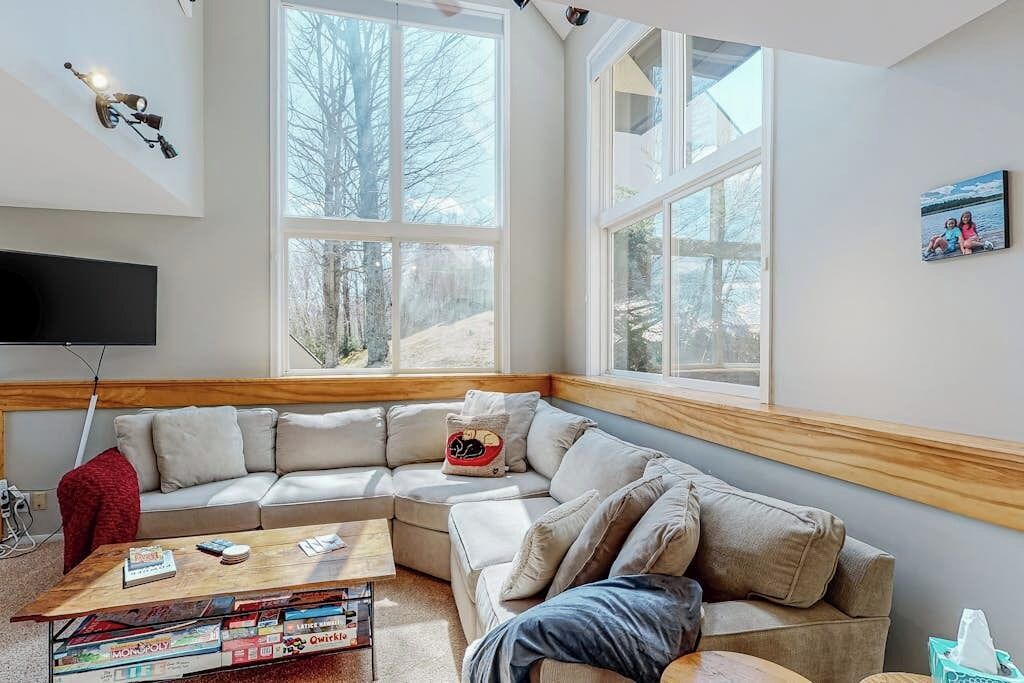 Photo of Livingroom in Warren