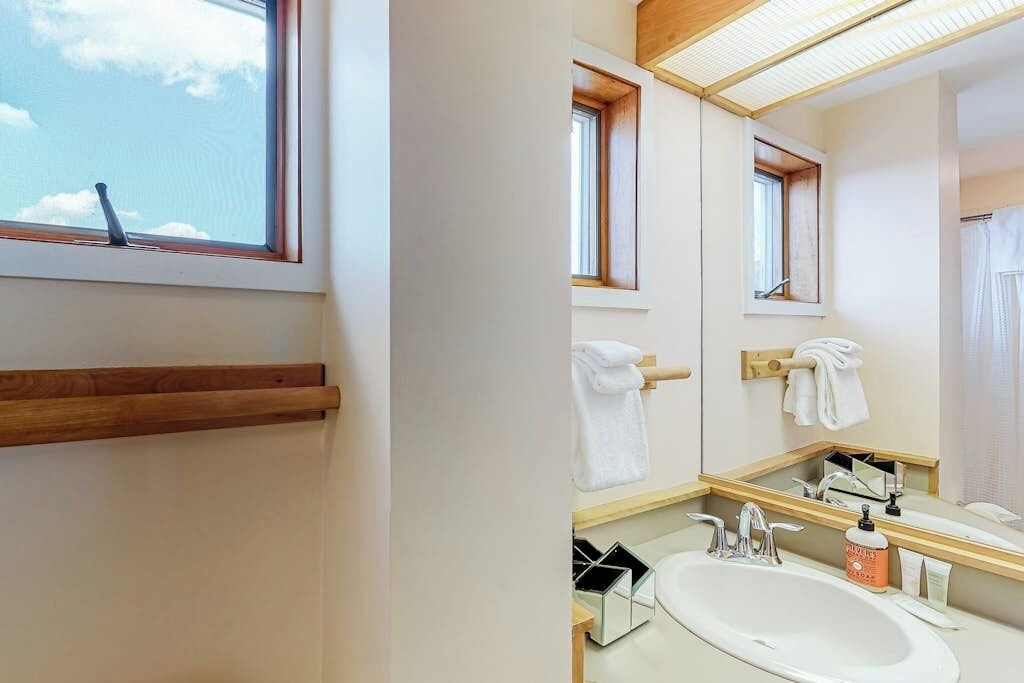 Photo of Bathroom in Warren
