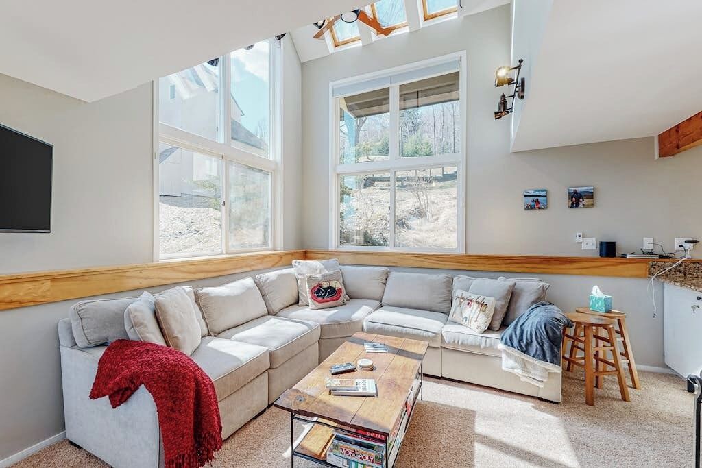 Photo of Livingroom in Warren