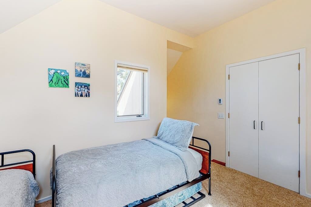 Photo of Bedroom in Warren