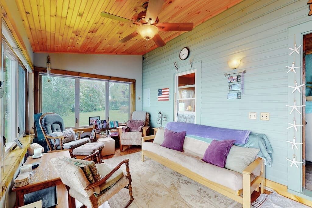Photo of Livingroom in North Hero