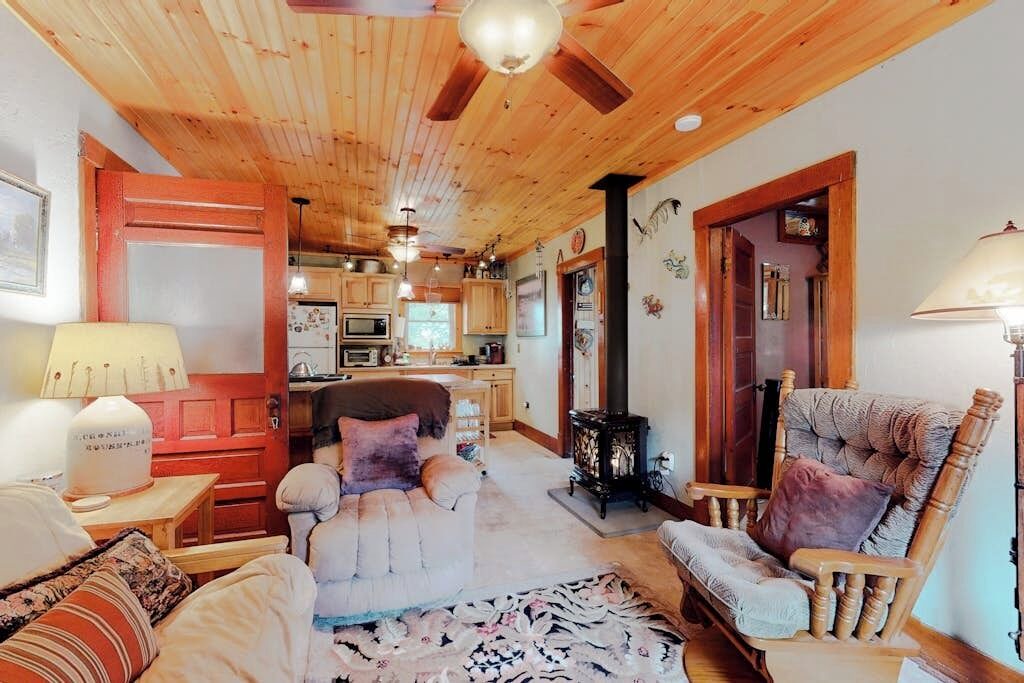 Photo of Livingroom in North Hero