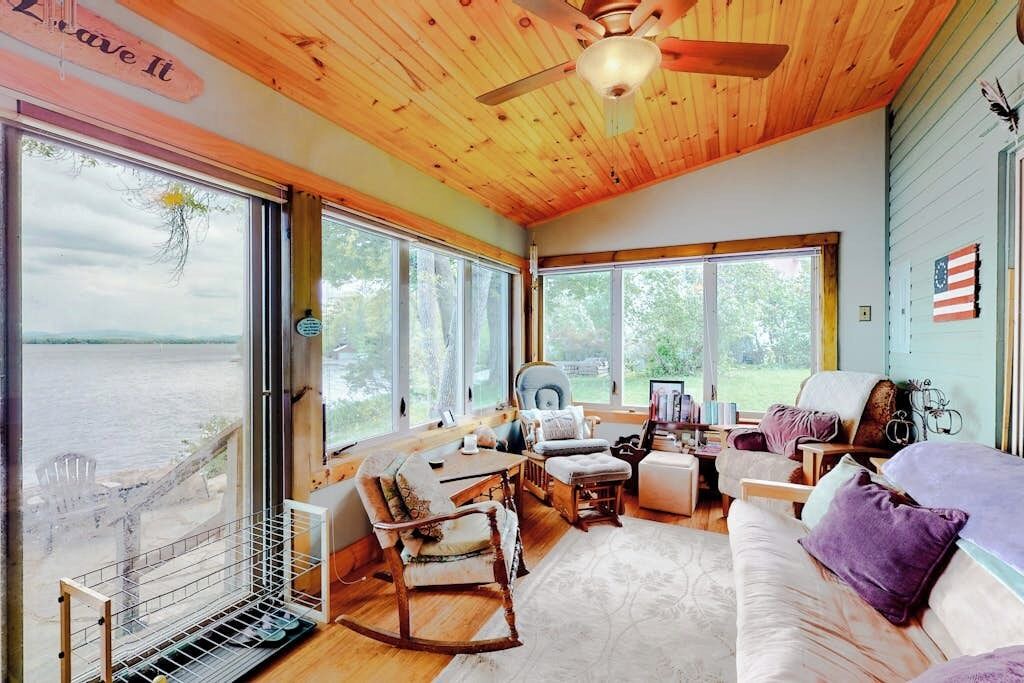 Photo of Livingroom in North Hero