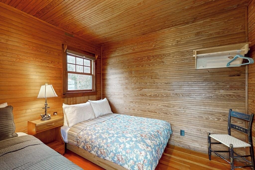 Photo of Bedroom in Bomoseen