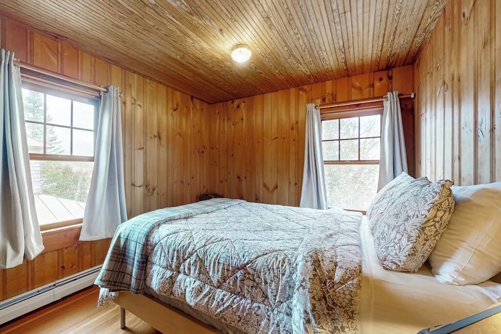 Photo of Bedroom in Bomoseen