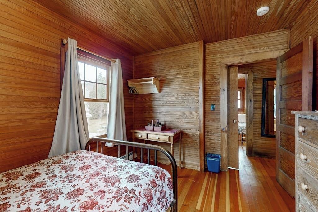 Photo of Bedroom in Bomoseen