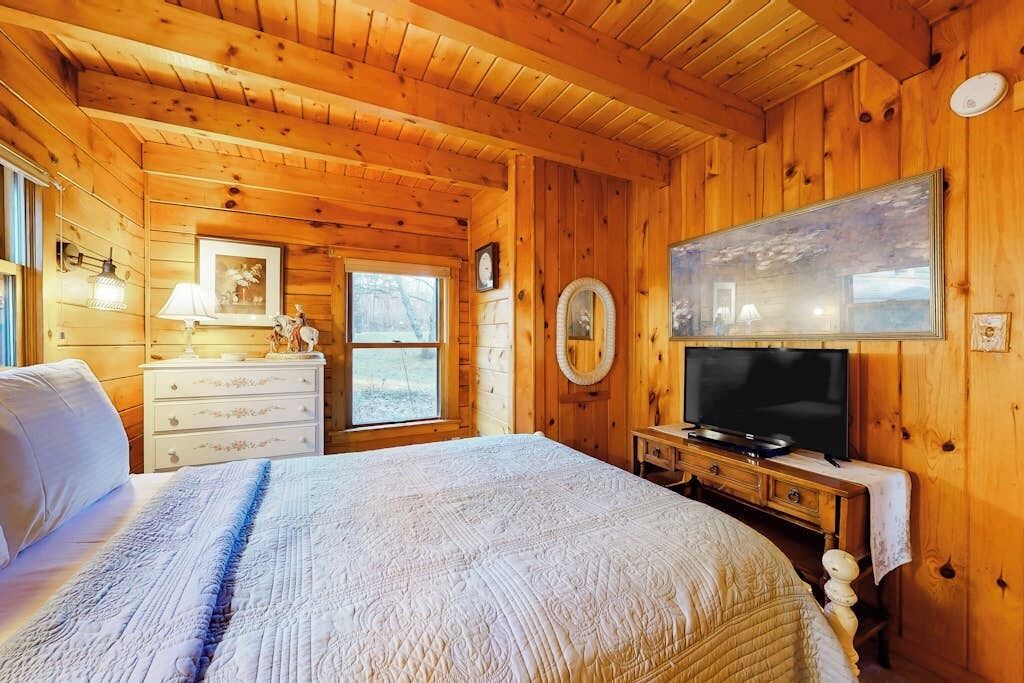 Photo of Bedroom in Neshobe Beach