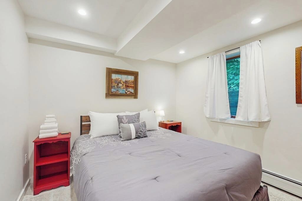 Photo of Bedroom in Waterbury Center