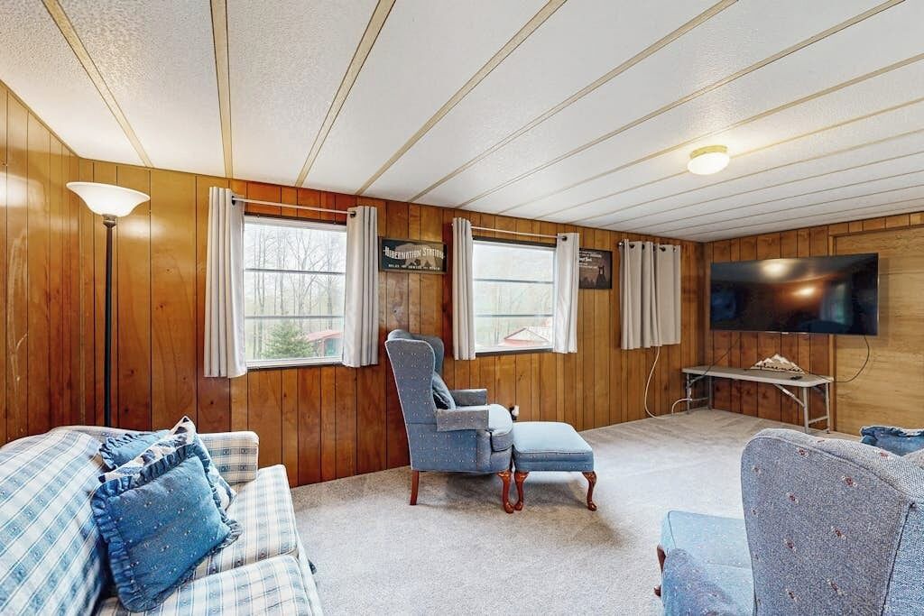 Photo of Livingroom in Bridgewater Corners