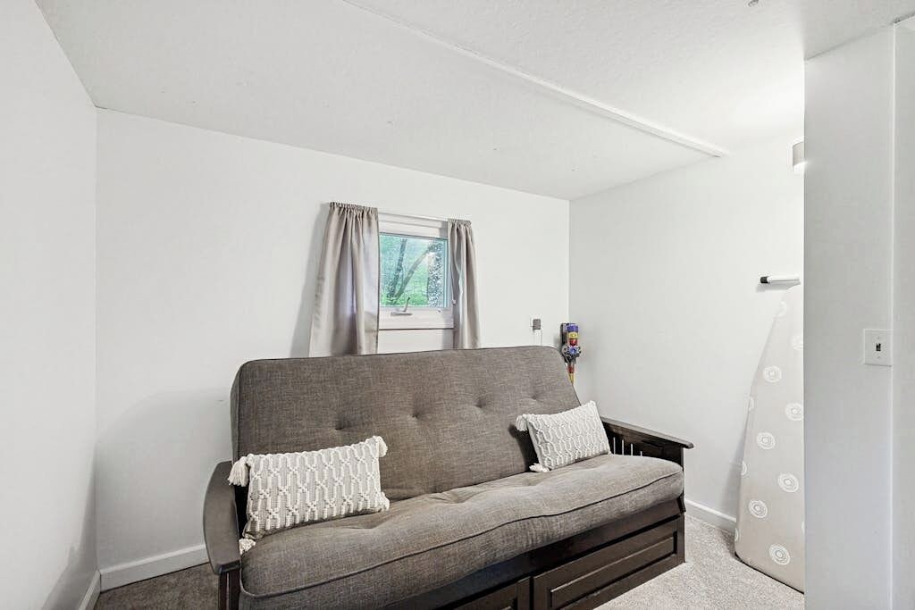 Photo of Livingroom in Bridgewater Corners