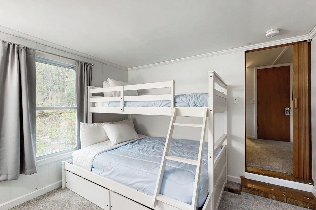 Photo of Bedroom in Bridgewater Corners