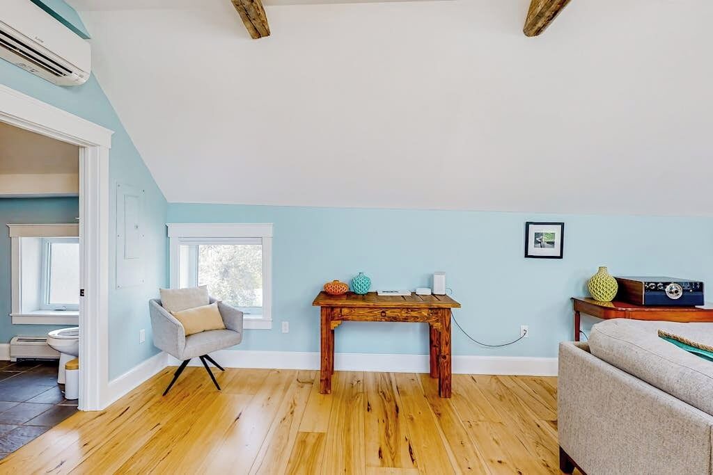 Photo of Livingroom in Waterbury Center