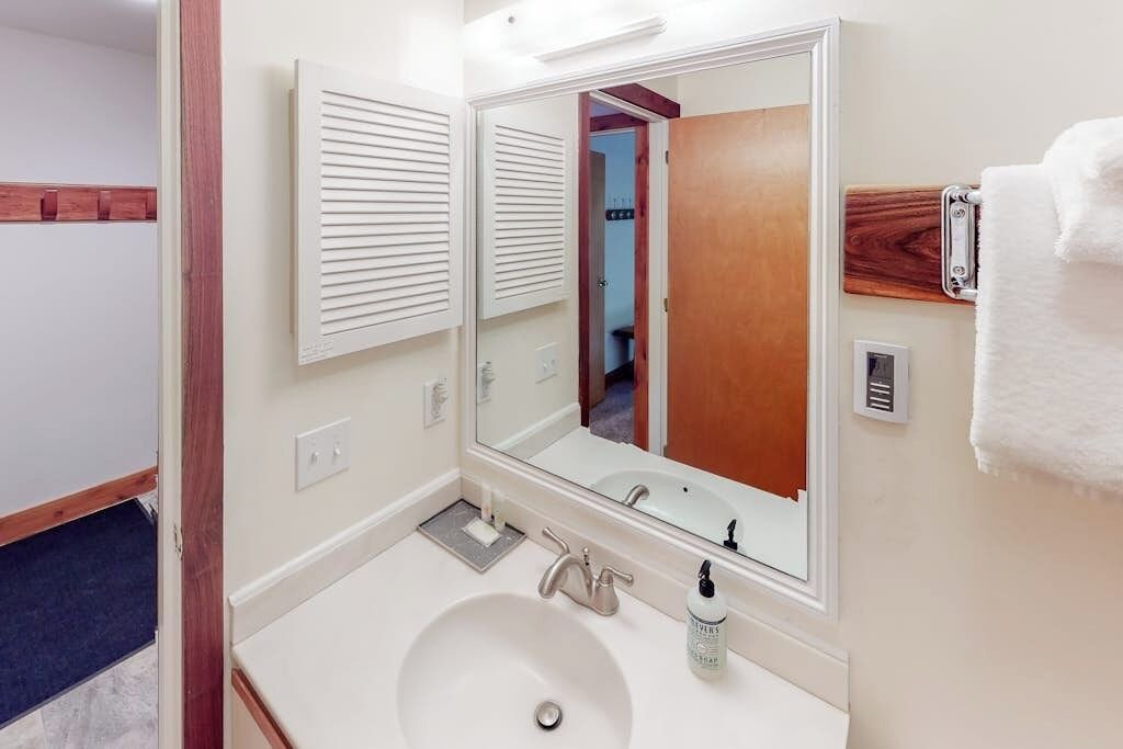 Photo of Bathroom in Warren