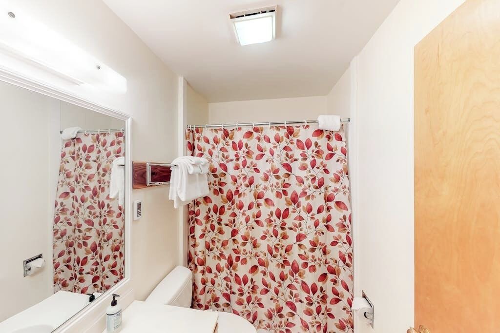 Photo of Bathroom in Warren