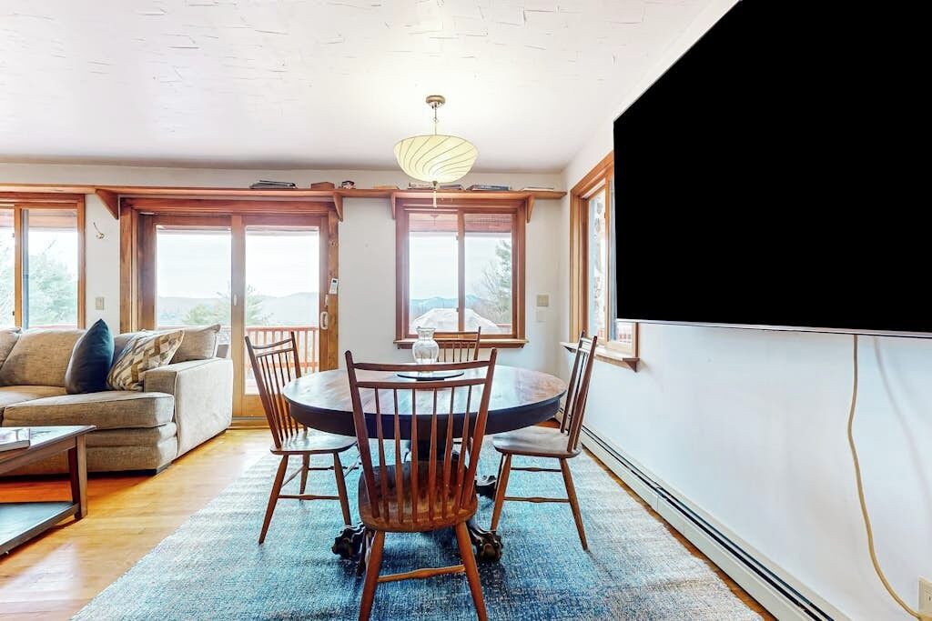 Photo of Livingroom in Pittsfield