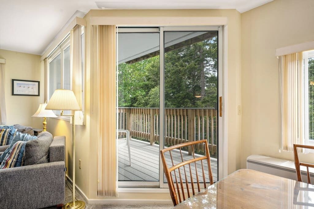 Photo of Livingroom in Warren